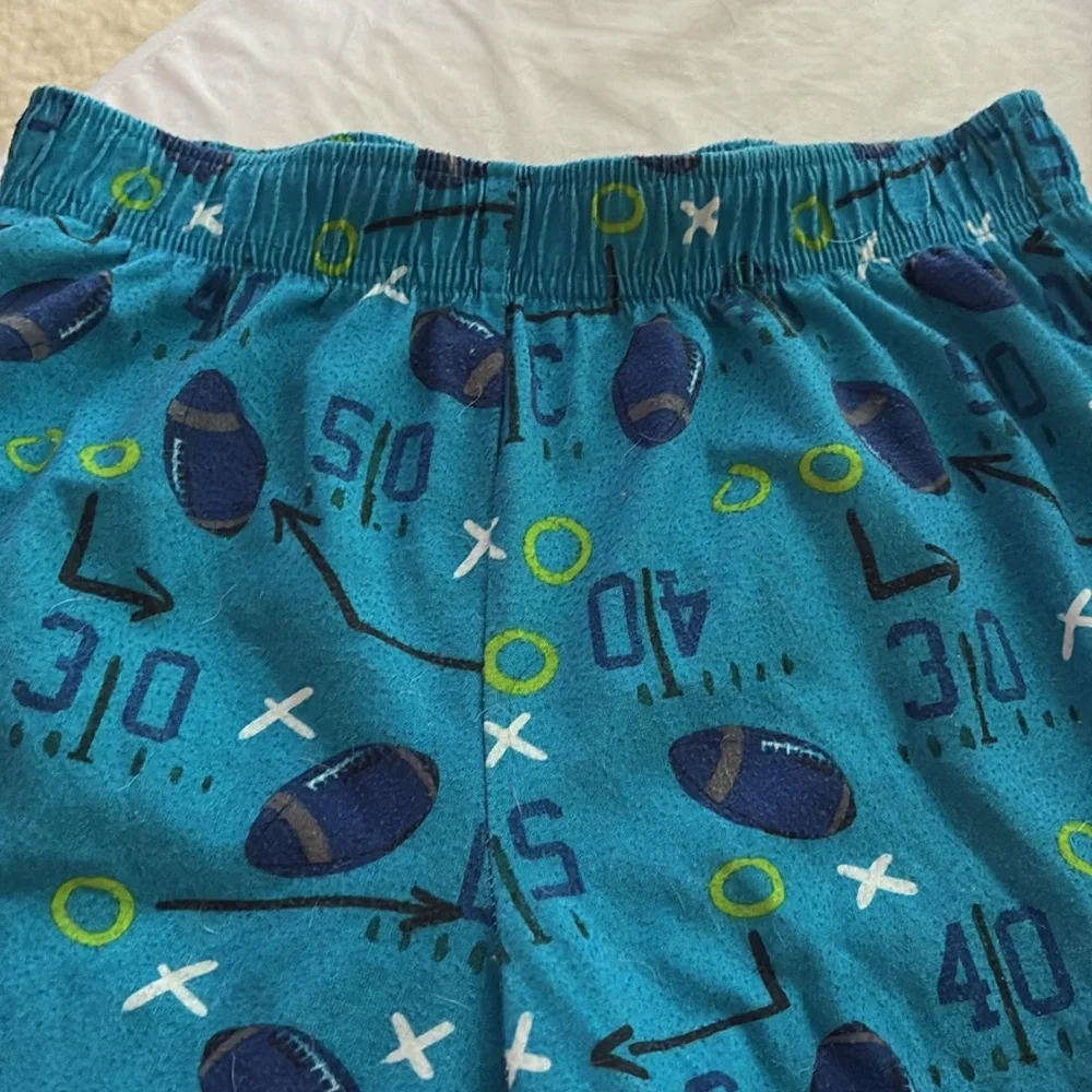 Boys Football Theme PJs. Size 12/14 Large - Picture 11 of 11